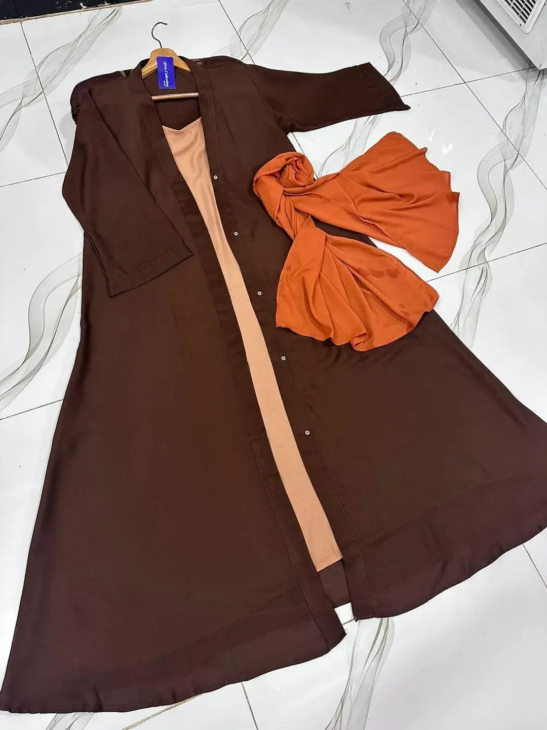 Classic Georgette Full Abaya with Collar – Comes with Stroller - Image 3