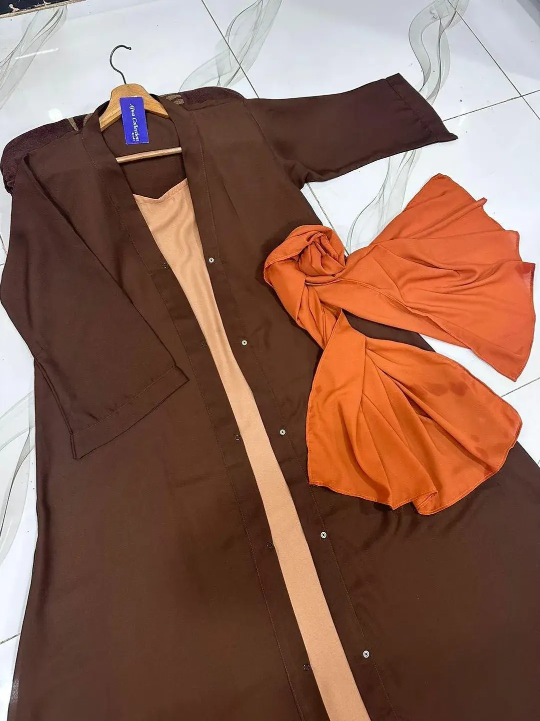 Classic Georgette Full Abaya with Collar – Comes with Stroller - Image 4
